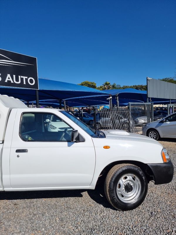 2019-Nissan-NP300-25-TDi-LWB-Single-Cab image:1