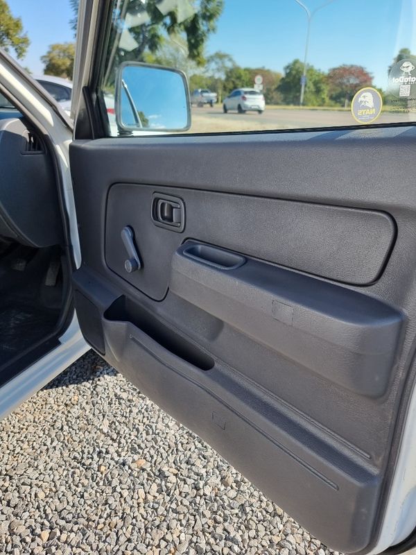 2019-Nissan-NP300-25-TDi-LWB-Single-Cab image:8