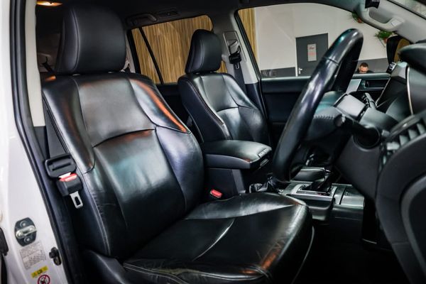 2016-Toyota-Land-Cruiser-Prado-30-TDI-TX-Auto image:16