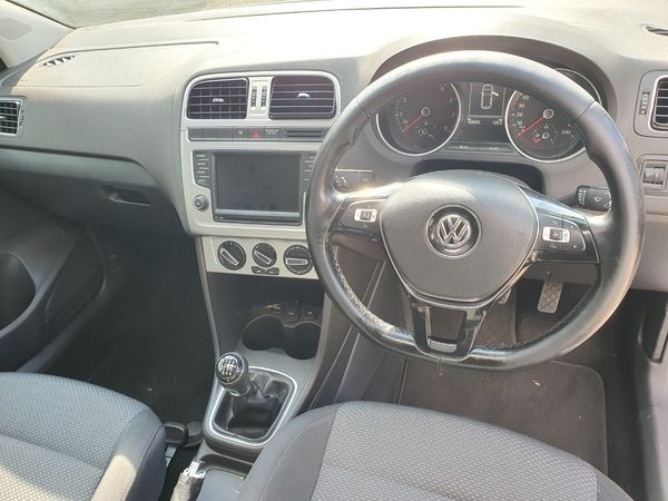 2017-Volkswagen-Polo-VW-POLO-12-TSI-2017-SUNROOF image:7
