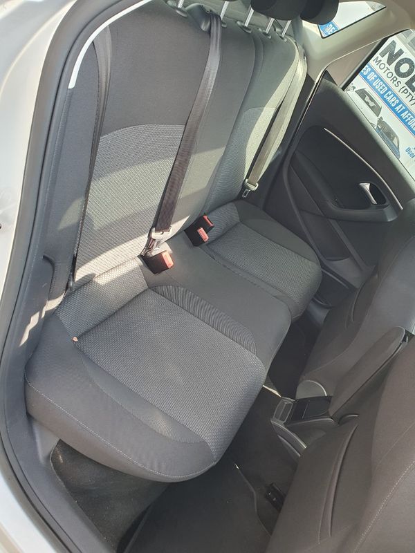 2017-Volkswagen-Polo-VW-POLO-12-TSI-2017-SUNROOF image:8