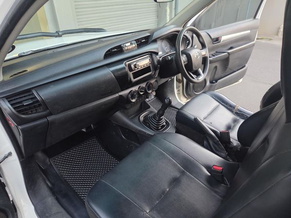 2021-Toyota-Hilux-24-GD-Single-Cab image:10