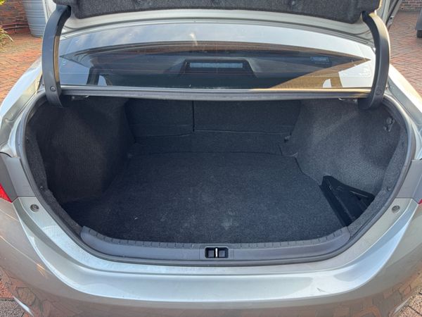2014-Toyota-Corolla-18-High-Auto image:8