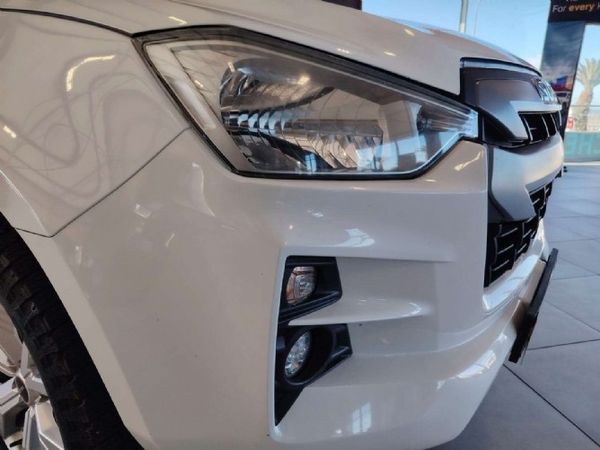 2022-Isuzu-D-Max-30-DDI-LS-4x4-Auto-Double-Cab image:4
