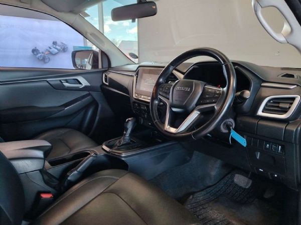 2022-Isuzu-D-Max-30-DDI-LS-4x4-Auto-Double-Cab image:5