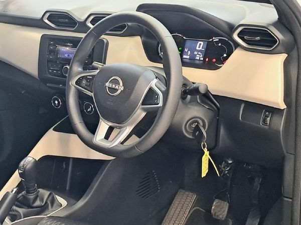 2025-Nissan-Magnite-10-Visia-AMT image:16