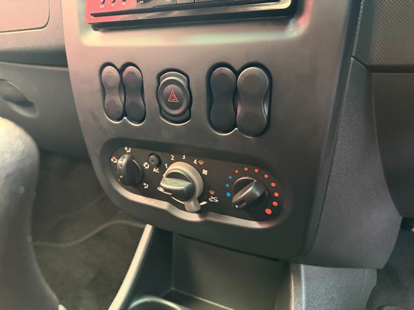 2015-Nissan-NP200-16-AC-Safety-Pack image:11