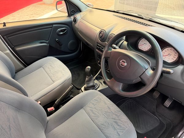 2015-Nissan-NP200-16-AC-Safety-Pack image:1