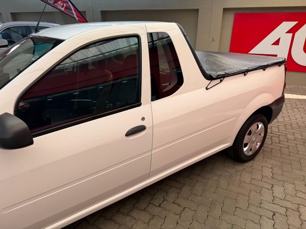 2015-Nissan-NP200-16-AC-Safety-Pack image:22