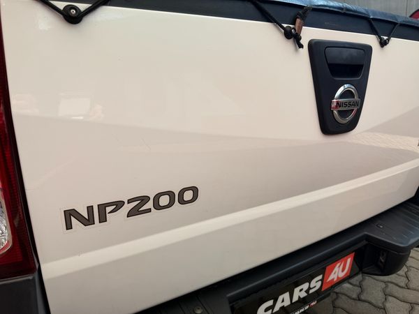 2015-Nissan-NP200-16-AC-Safety-Pack image:24