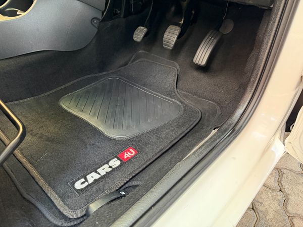 2015-Nissan-NP200-16-AC-Safety-Pack image:27