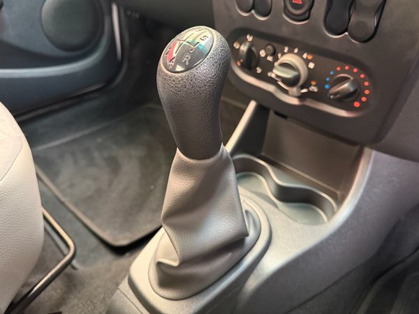 2015-Nissan-NP200-16-AC-Safety-Pack image:7
