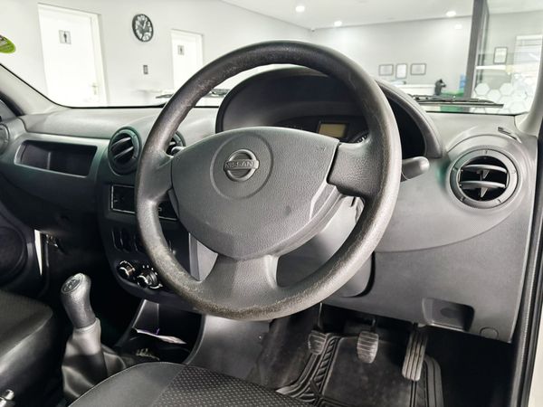 2016-Nissan-NP200-16 image:4