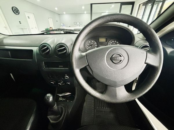 2016-Nissan-NP200-16 image:6