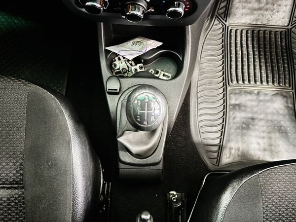 2016-Nissan-NP200-16 image:7