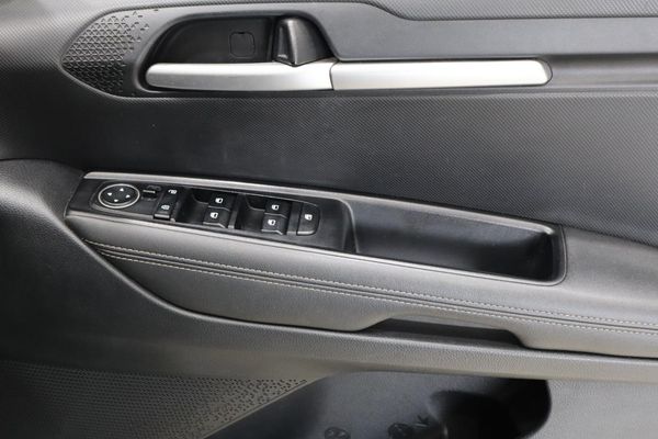 2022-Kia-Sonet-15-EX image:16