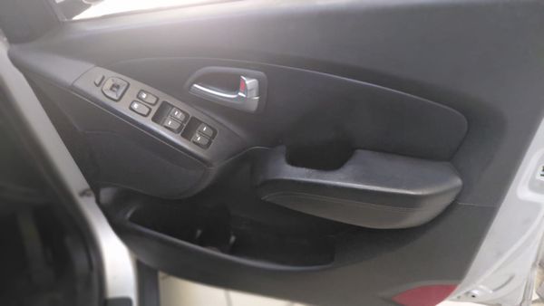 2014-Hyundai-ix35-20-Elite-Auto image:13
