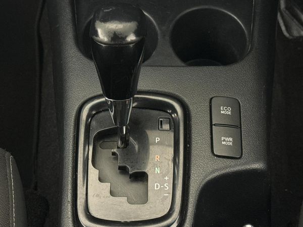 2019-Toyota-Hilux-28-GD-6-Raised-Body-Raider-Auto-Extended-Cab image:9