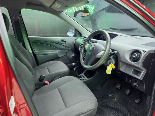 2017-Toyota-Etios-15-Xi-5-dr image:11