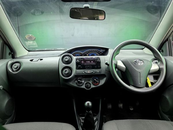 2017-Toyota-Etios-15-Xi-5-dr image:7