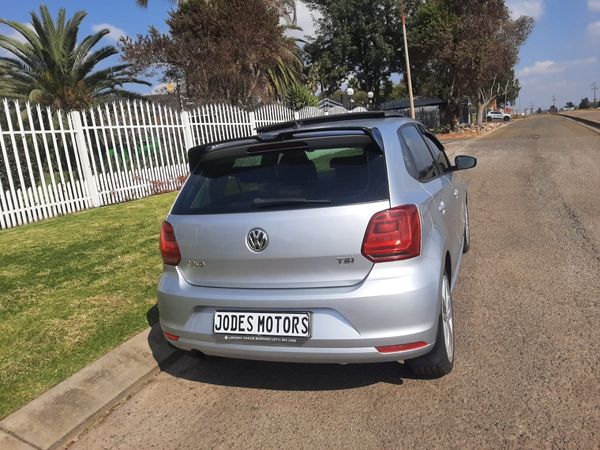 2017-Volkswagen-Polo-12-TSI-Highline-81kW image:1