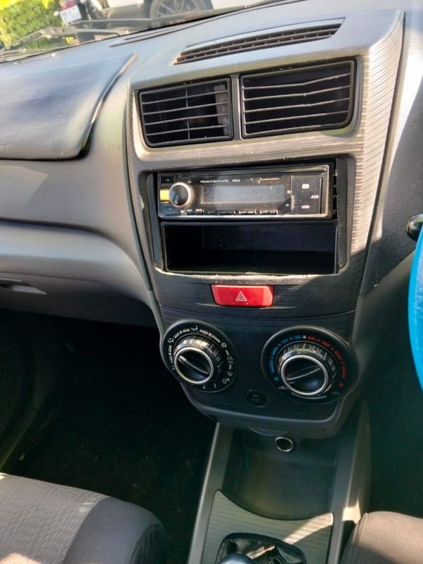 2015-Toyota-Avanza-15-SX image:16