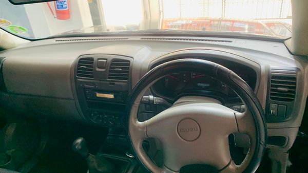 2006-Isuzu-KB-250Dc-Single-Cab-Diesel-Manual image:2