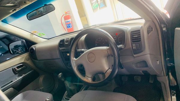 2006-Isuzu-KB-250Dc-Single-Cab-Diesel-Manual image:3
