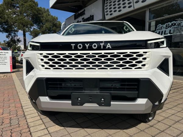 2026-Toyota-Hilux-28-GD-6-RB-Raider-X-Auto-Extended-Cab image:1