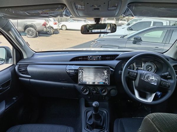 2026-Toyota-Hilux-24-GD-6-Raised-Body-Raider-Double-Cab image:3