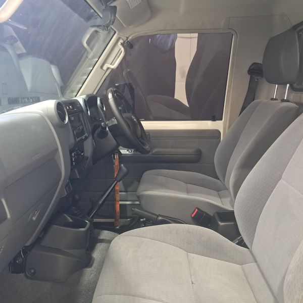 2025-Toyota-Land-Cruiser-79-45-D-Single-Cab image:10