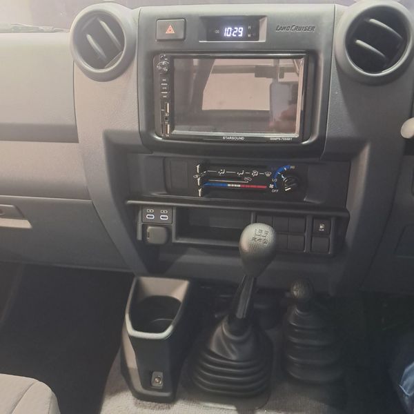 2025-Toyota-Land-Cruiser-79-45-D-Single-Cab image:12