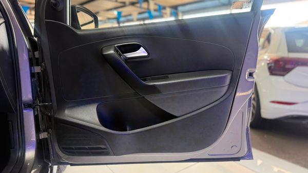 2020-Volkswagen-Polo-Vivo-14-Trendline-5-dr image:14