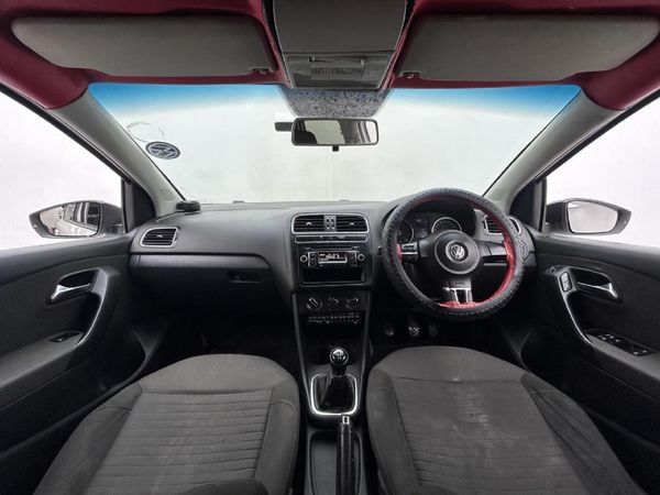 2013-Volkswagen-Polo-14-Comfortline-5-dr image:10