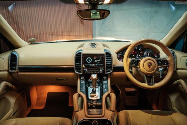 2017-Porsche-Cayenne-Diesel-Platinum image:13