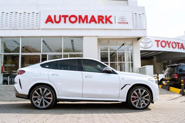 2021-BMW-X6-M50i image:24