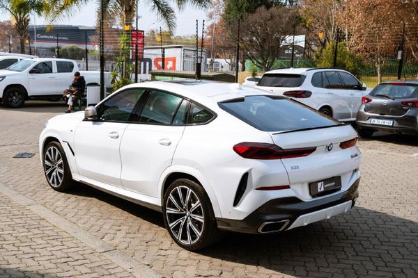2021-BMW-X6-M50i image:4