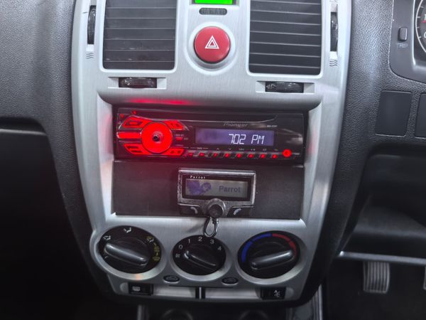 2012-Hyundai-Getz-14-HS image:6