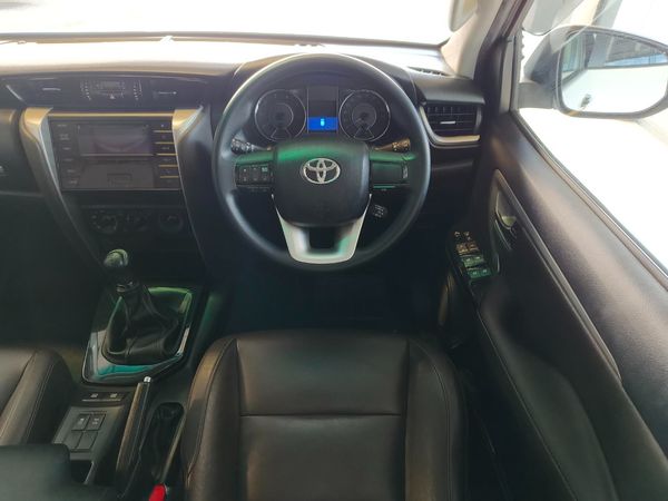 2018-Toyota-Fortuner-24-GD-6-Raised-Body image:11