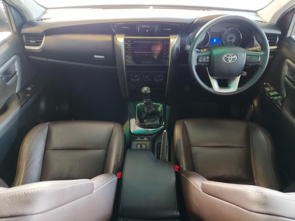 2018-Toyota-Fortuner-24-GD-6-Raised-Body image:12