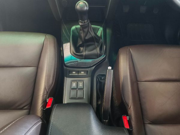 2018-Toyota-Fortuner-24-GD-6-Raised-Body image:13