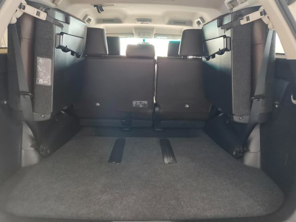 2018-Toyota-Fortuner-24-GD-6-Raised-Body image:17