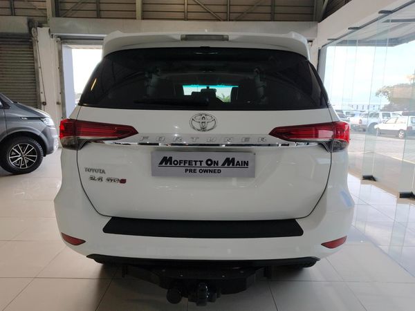 2018-Toyota-Fortuner-24-GD-6-Raised-Body image:3
