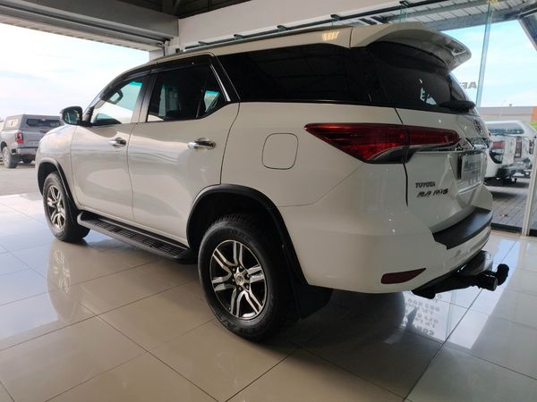 2018-Toyota-Fortuner-24-GD-6-Raised-Body image:4