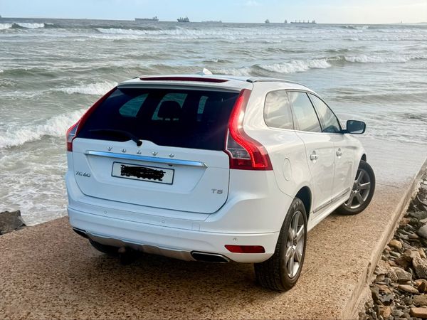 2016-Volvo-XC60-T5-Elite-Auto-Drive-E image:2