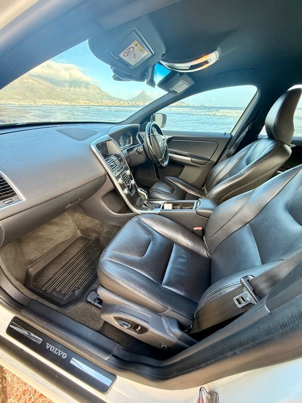 2016-Volvo-XC60-T5-Elite-Auto-Drive-E image:8