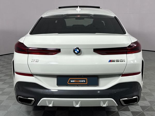 2021-BMW-X6-M50i image:17