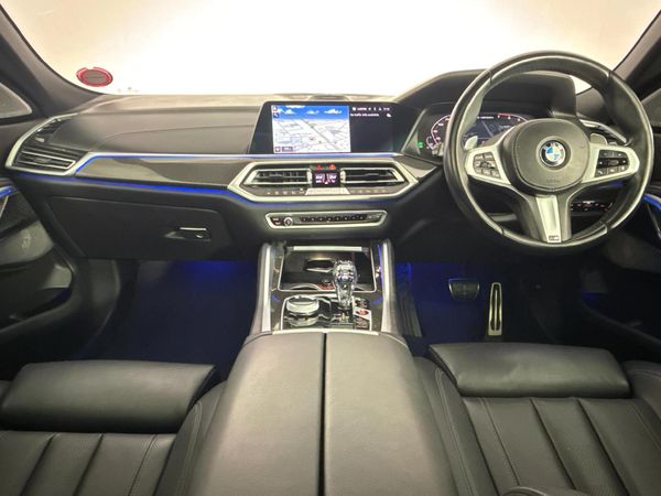 2021-BMW-X6-M50i image:1