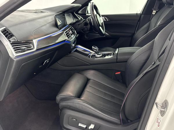 2021-BMW-X6-M50i image:5
