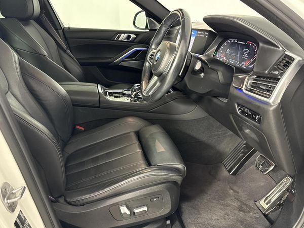 2021-BMW-X6-M50i image:6